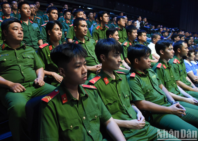 Delegados al programa. Delegados al programa.
