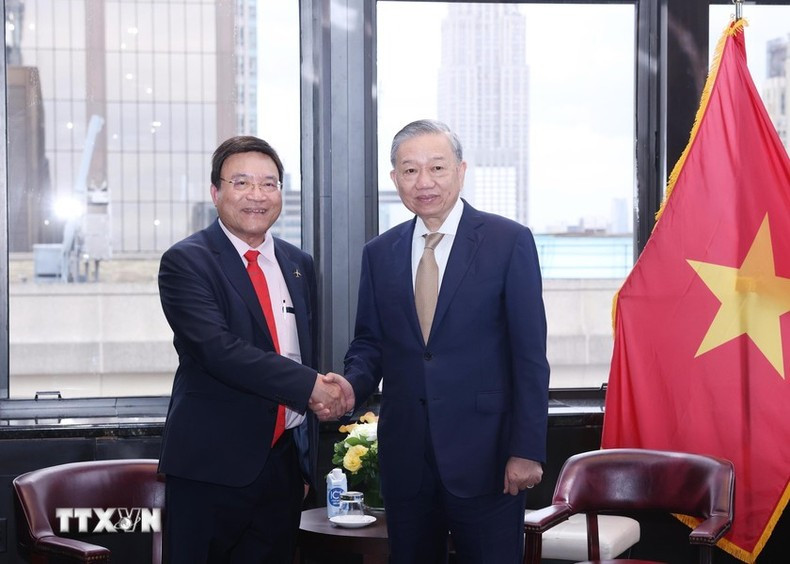 El secretario general del PCV y presidente de Vietnam, To Lam, recibe a Wally Liaw, fundador y vicepresidente senior de Desarrollo Empresarial de Supermicro. (Foto: Lam Khanh/VNA) El secretario general del PCV y presidente de Vietnam, To Lam, recibe a Wally Liaw, fundador y vicepresidente senior de Desarrollo Empresarial de Supermicro. (Foto: Lam Khanh/VNA)