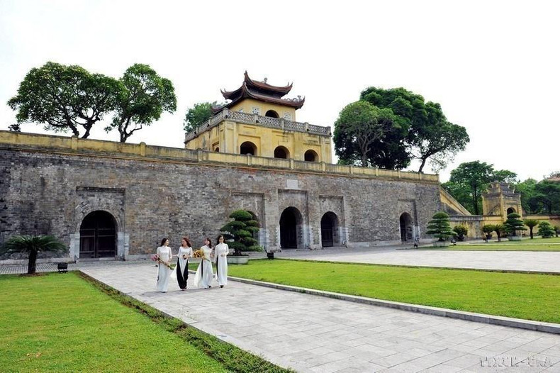 Doan Mon, la principal puerta al sur de la Ciudadela Imperial de Thang Long, fue construida en la dinastía Le y remodelada en la dinastía Nguyen. (Fotografía: VNA) Doan Mon, la principal puerta al sur de la Ciudadela Imperial de Thang Long, fue construida en la dinastía Le y remodelada en la dinastía Nguyen. (Fotografía: VNA)