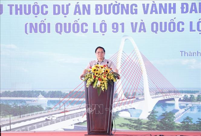 El primer ministro de Vietnam, Pham Minh Chinh, interviene en el acto. (Fotografía: VNA)