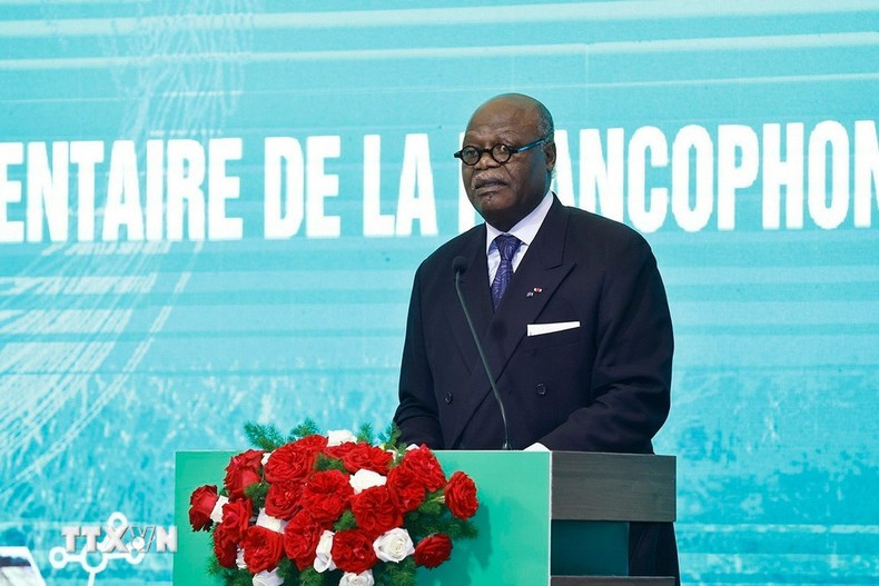 El primer vicepresidente de la Asamblea Nacional de Camerún y titular de la APF, Hilarion Etong, interviene en la cita. (Foto: VNA) El primer vicepresidente de la Asamblea Nacional de Camerún y titular de la APF, Hilarion Etong, interviene en la cita. (Foto: VNA)