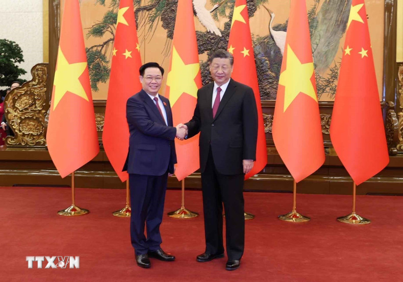 El presidente de la ANV, Vuong Dinh Hue, se reúne con el secretario general del Comité Central del PCCh y presidente de China, Xi Jinping. El presidente de la ANV, Vuong Dinh Hue, se reúne con el secretario general del Comité Central del PCCh y presidente de China, Xi Jinping.