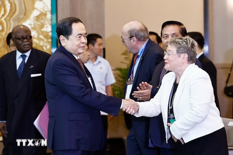 El presidente de la ANV, Tran Thanh Man, y los delegados. (Foto: VNA) El presidente de la ANV, Tran Thanh Man, y los delegados. (Foto: VNA)