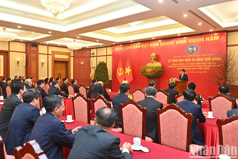 Escenario de la ceremonia. Escenario de la ceremonia.