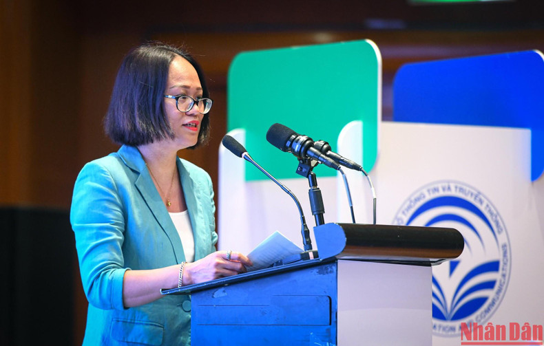 Mai Huong Giang, directora adjunta del Departamento de Prensa pronuncia el discurso de apertura. Mai Huong Giang, directora adjunta del Departamento de Prensa pronuncia el discurso de apertura.