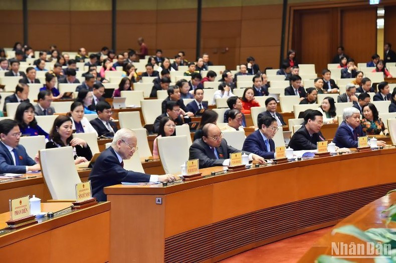 También aprobaron el proyecto de Ley de Examen y Tratamiento Médico (enmendada). También aprobaron el proyecto de Ley de Examen y Tratamiento Médico (enmendada).