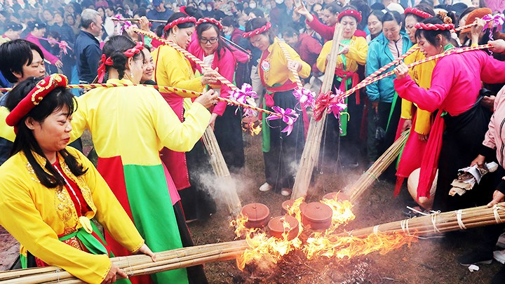 El festival genera un ambiente alegre cuando llega la primavera.