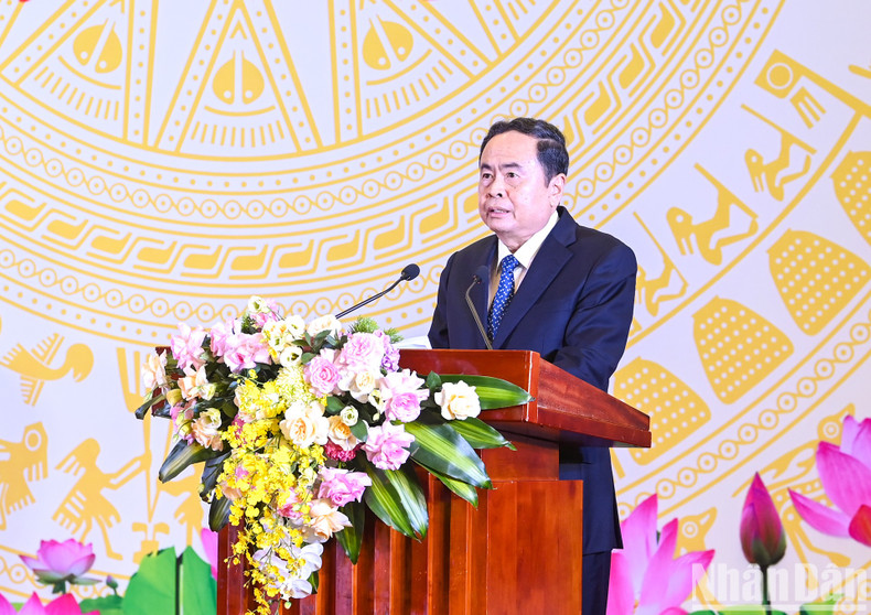 El presidente de la AN, Tran Thanh Man, habla en la ceremonia. El presidente de la AN, Tran Thanh Man, habla en la ceremonia.