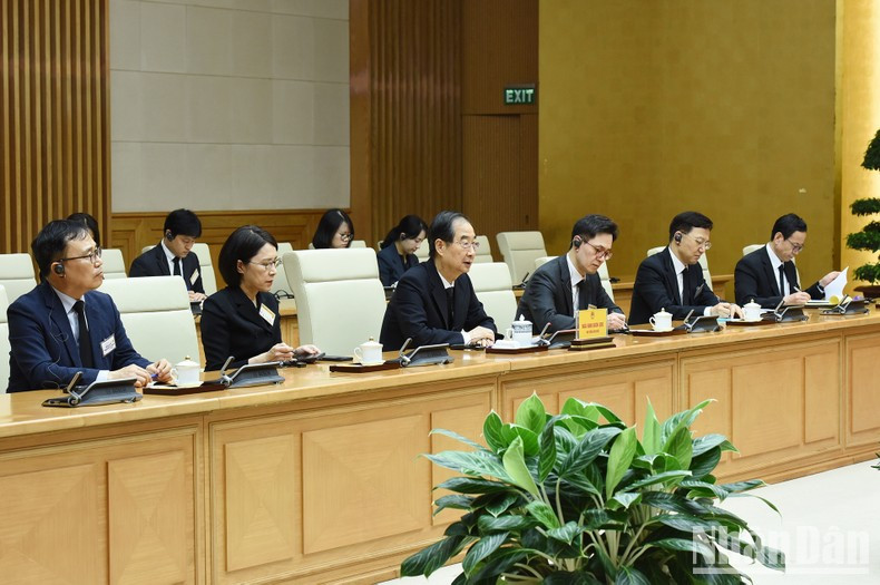 Han Duck Soo y miembros de la delegación surcoreana. Han Duck Soo y miembros de la delegación surcoreana.
