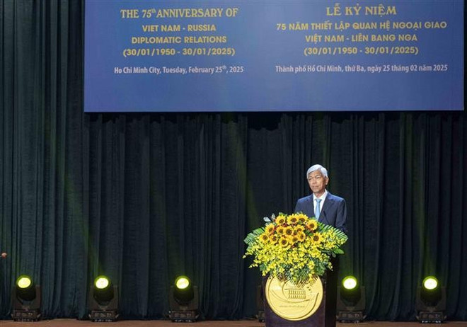 El vicepresidente del Comité Popular municipal, Vo Van Hoan, interviene en la cita. (Foto: VNA) El vicepresidente del Comité Popular municipal, Vo Van Hoan, interviene en la cita. (Foto: VNA)