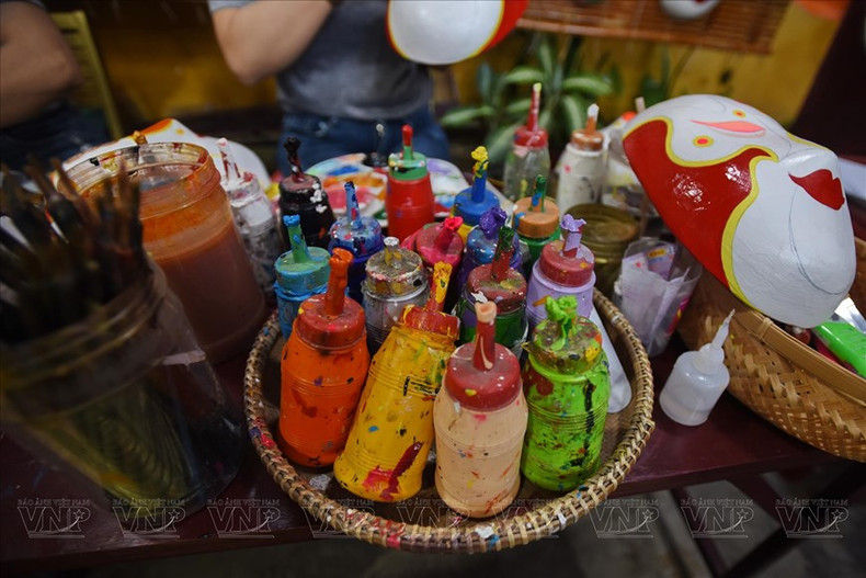 Principales colores del arte de pintura de máscaras. (Fuente:VNA) Principales colores del arte de pintura de máscaras. (Fuente:VNA)