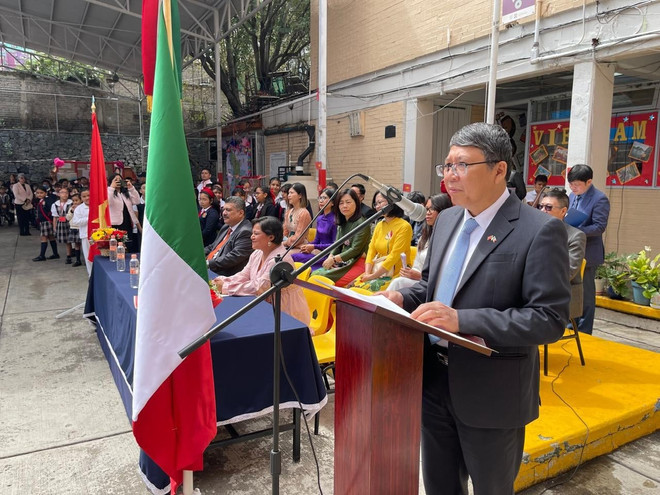 El embajador Nguyen Van Hai habla en la cita. (Foto: VNA)