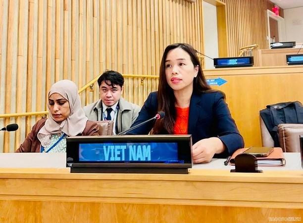 Le Thi Minh Thoa, representante permanente adjunta de Vietnam en la ONU, interviene en la discusión. (Fotografía: VNA)