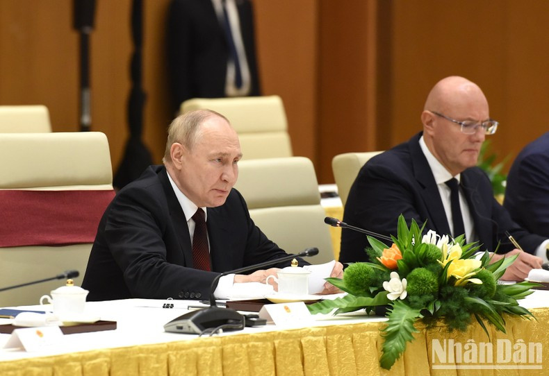El presidente de Rusia, Vladimir Putin, habla en la reunión. El presidente de Rusia, Vladimir Putin, habla en la reunión.