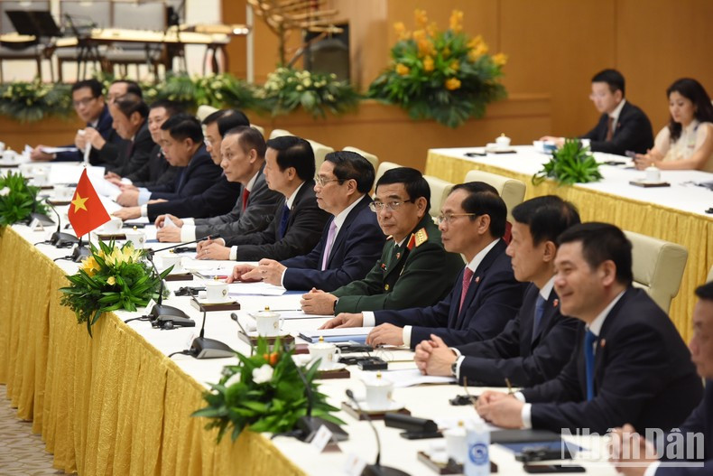 El primer ministro Pham Minh Chinh y miembros del Gobierno vietnamita. El primer ministro Pham Minh Chinh y miembros del Gobierno vietnamita.