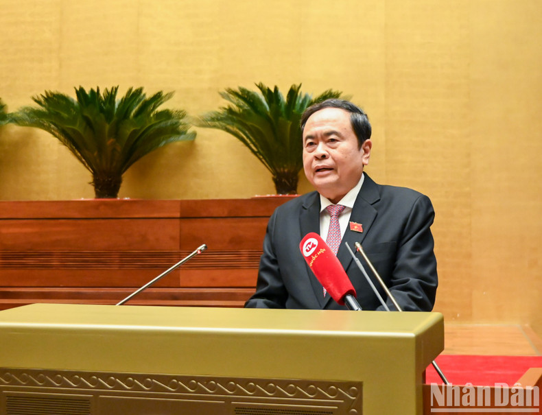 Tran Thanh Man habla en la reunión. Tran Thanh Man habla en la reunión.