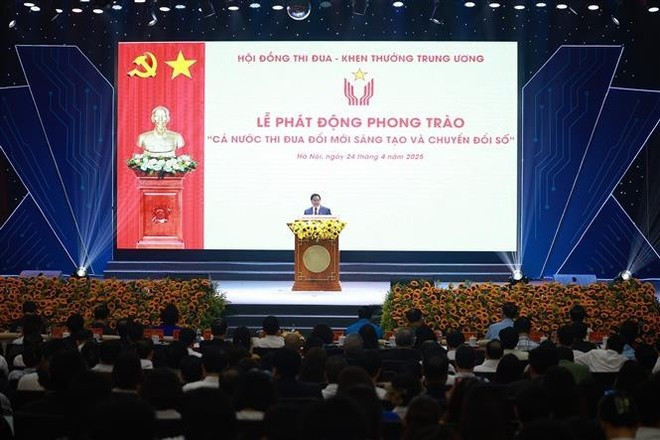 El primer ministro Pham Minh Chinh habla en una ceremonia para lanzar un movimiento nacional de emulación sobre innovación y transformación digital en Hanói el 24 de abril. (Foto: VNA) El primer ministro Pham Minh Chinh habla en una ceremonia para lanzar un movimiento nacional de emulación sobre innovación y transformación digital en Hanói el 24 de abril. (Foto: VNA)