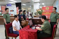 [Vídeo] Emiten identificación electrónica de nivel 2 para extranjeros residentes en Vietnam