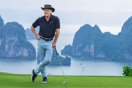 El embajador de turismo de Vietnam, Greg Norman, se esfuerza por contar historias atractivas sobre Vietnam al mundo.