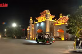 [Vídeo] Espectacular tour nocturno en homenaje a los fundadores de la nación vietnamita