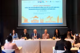 En la conferencia de prensa para anunciar la exposición. (Foto: Comité organizador)