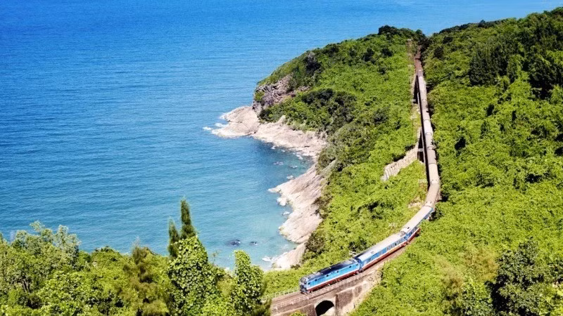 El tren Thong Nhat atraviesa el paso de Hai Van entre Hue y Da Nang. (Foto: Lonely Planet)