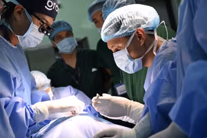 El programa Hospital Aéreo de Orbis 2026 fortalecerá las capacidades profesionales de 230 trabajadores del sector oftalmológico.