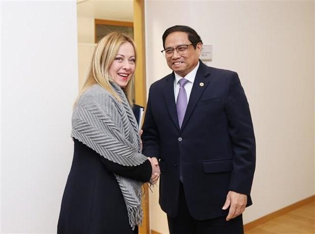 El primer ministro vietnamita, Pham Minh Chinh, se reúne con su homóloga italiana, Giorgia Meloni. (Foto: VNA)