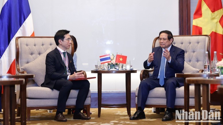 El primer ministro Pham Minh Chinh recibe a Chanavat Uahwatanasakul, director de Desarrollo del Grupo Central de Tailandia. El primer ministro Pham Minh Chinh recibe a Chanavat Uahwatanasakul, director de Desarrollo del Grupo Central de Tailandia.