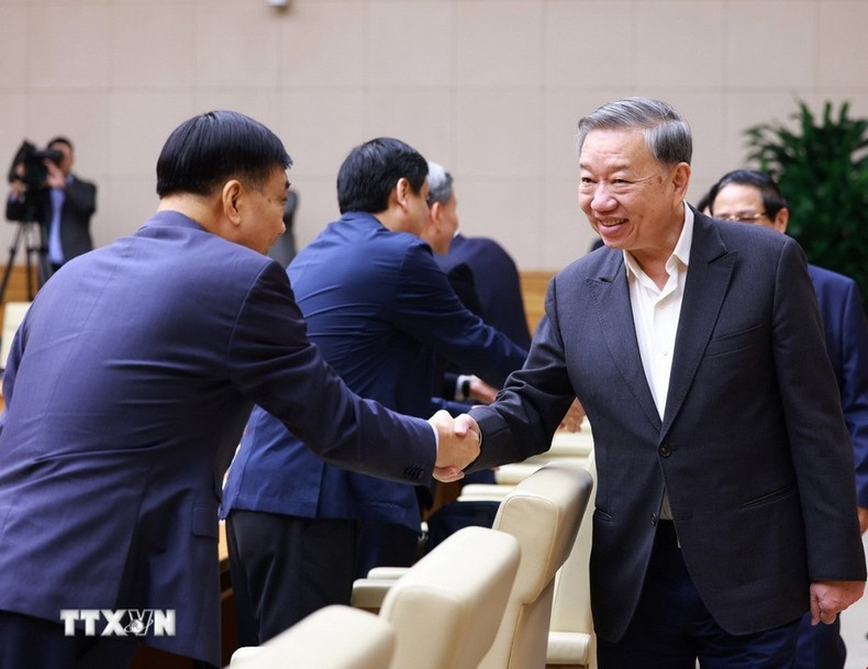 To Lam con los delegados. To Lam con los delegados.