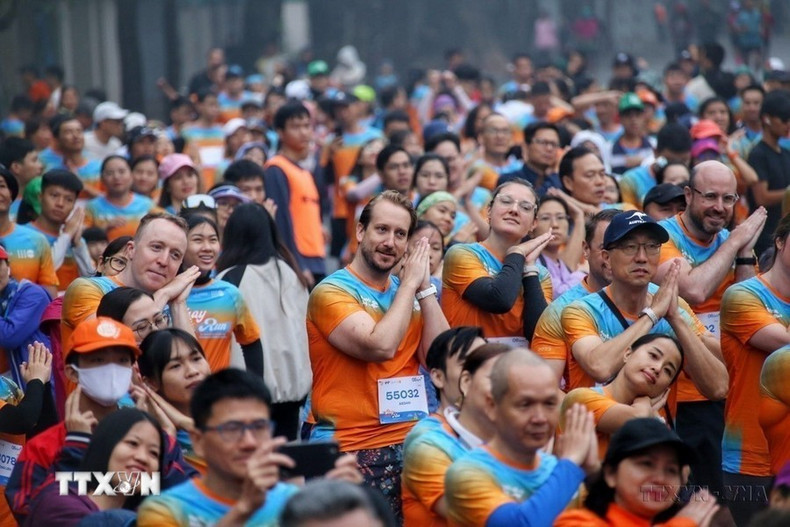Carrera “Por un Vietnam sin violencia contra las mujeres y las niñas” 2023, organizada por el Centro de Investigación y Aplicación Científica de Género - Familia - Mujeres y Adolescentes (CSAGA) y el Fondo de Población Organizado por las Naciones Unidas (UNFPA) en Vietnam, tuvo lugar el 3 de diciembre de 2023.