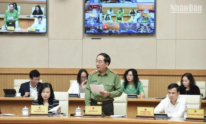 El viceministro de Seguridad Pública Tran Quoc To interviene en el evento. El viceministro de Seguridad Pública Tran Quoc To interviene en el evento.