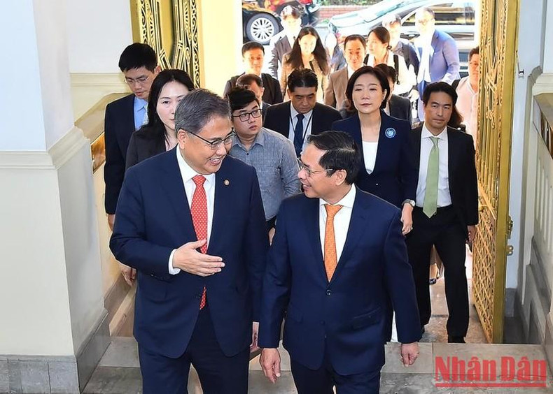 Los dos cancilleres en el evento. Los dos cancilleres en el evento.