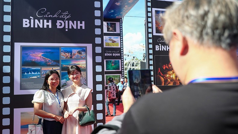 El programa presenta la belleza del país y la gente de Vietnam y de la provincia de Binh Dinh.