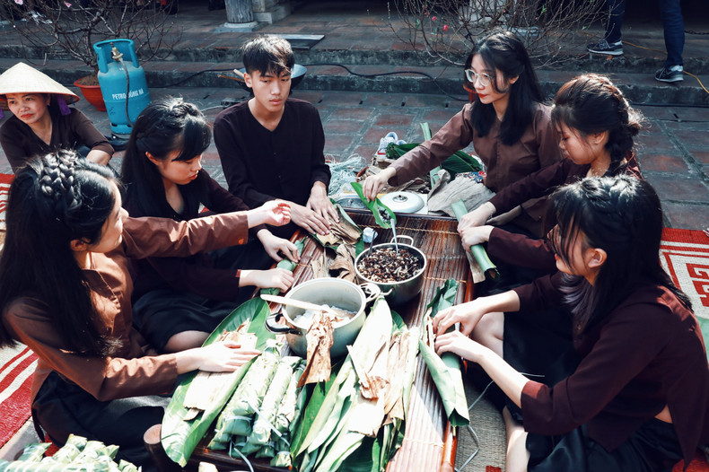 En Duong Lam, las vacaciones del Tet no pueden estar completas sin banh gio (pasteles de arroz glutinoso en forma cilíndrica).