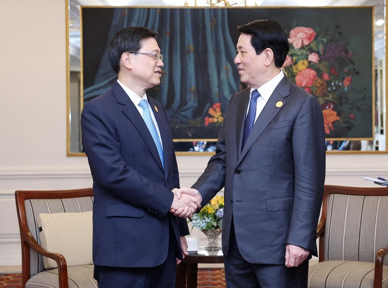 Luong Cuong y Lee Ka-chiu.