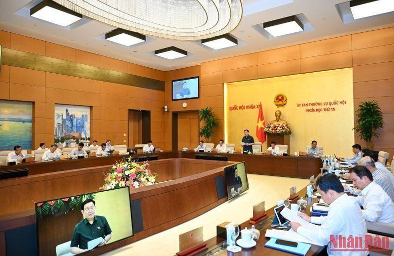 Después del discurso de apertura del titular legislativo, la reunión realizó la supervisión temática sobre la implementación de algunas resoluciones del Comité Permanente, entre ellas las relacionadas con el cumplimiento de las labores de la Fiscalía Popular Suprema, el Tribunal Popular Supremo así como políticas sobre la práctica de la frugalidad y contra el desperdicio. Después del discurso de apertura del titular legislativo, la reunión realizó la supervisión temática sobre la implementación de algunas resoluciones del Comité Permanente, entre ellas las relacionadas con el cumplimiento de las labores de la Fiscalía Popular Suprema, el Tribunal Popular Supremo así como políticas sobre la práctica de la frugalidad y contra el desperdicio.