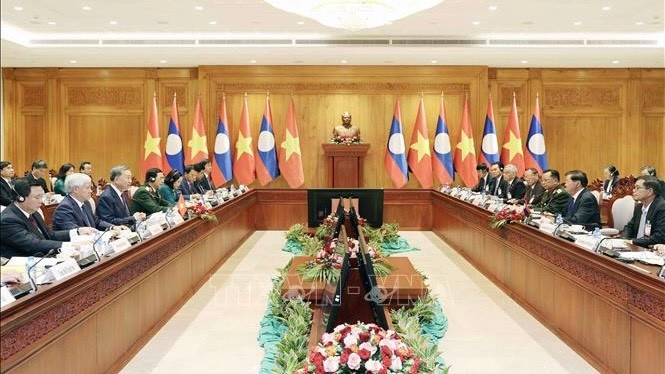 Escena de la reunión.