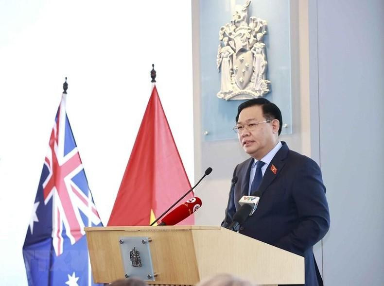 El máximo dirigente legislativo de Vietnam habla en el foro. El máximo dirigente legislativo de Vietnam habla en el foro.