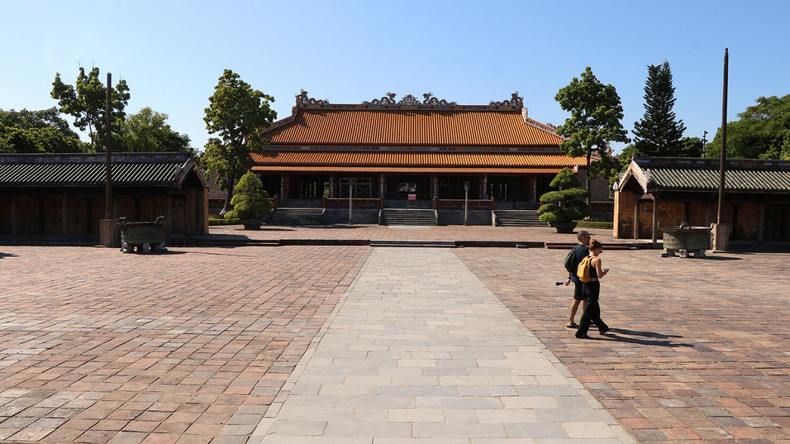 El campus detrás del Palacio Thai Hoa.