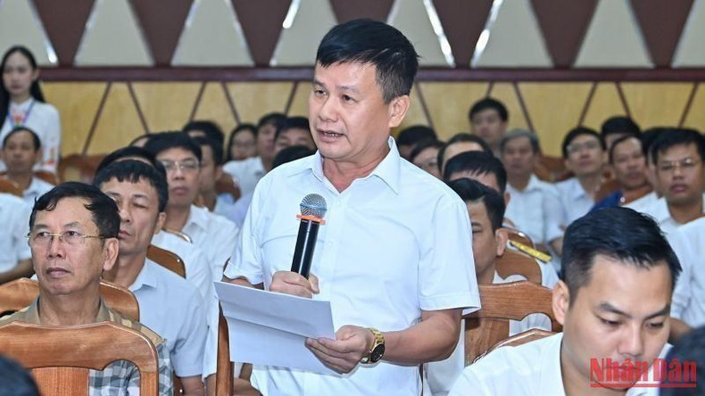 El votante Pham Hong Diep interviene en la cita. El votante Pham Hong Diep interviene en la cita.