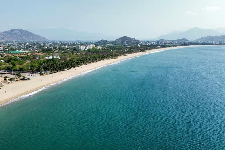 La bella poética de la playa de Ninh Chu en el municipio de Khanh Hai, distrito de Ninh Hai. La bella poética de la playa de Ninh Chu en el municipio de Khanh Hai, distrito de Ninh Hai.