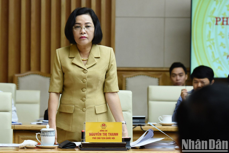 Nguyen Thi Thanh, vicepresidenta de la Asamblea Nacional, habla en el evento.