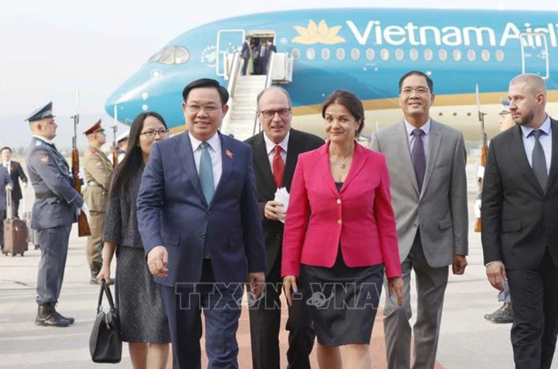 Dinh Hue llega a Bulgaria.