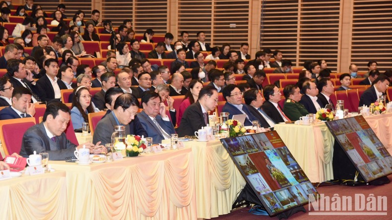 Representantes de ministerios y comités y sectores asistentes a la cita. Representantes de ministerios y comités y sectores asistentes a la cita.