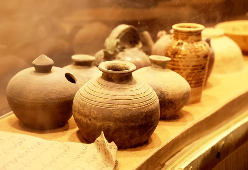 En el museo se exhibe Tin, un pequeño frasco que contiene salsa de pescado de la gente del antiguo pueblo pesquero de Phan Thiet. En el museo se exhibe Tin, un pequeño frasco que contiene salsa de pescado de la gente del antiguo pueblo pesquero de Phan Thiet.