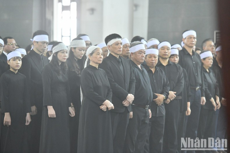 Familia del secretario general Nguyen Phu Trong. Familia del secretario general Nguyen Phu Trong.