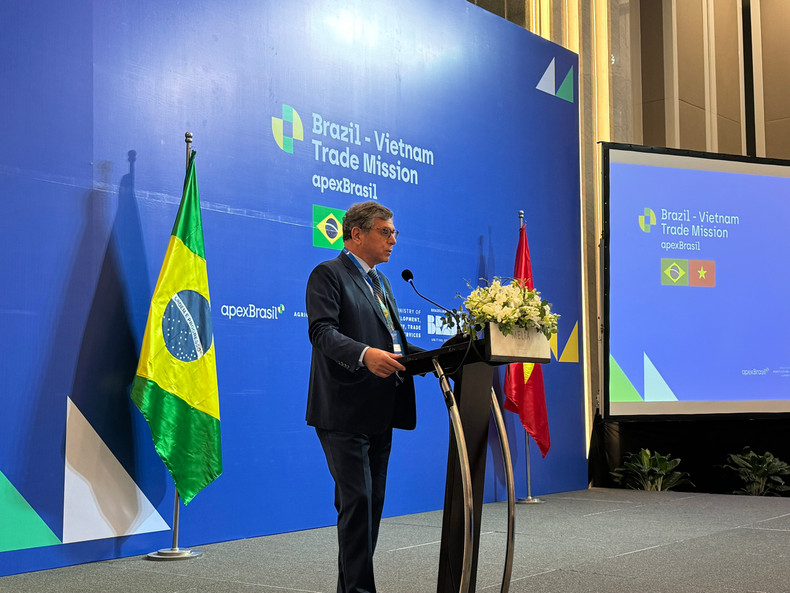 El embajador de Brasil en Vietnam, Marco Farani, pronuncia el discurso de apertura. El embajador de Brasil en Vietnam, Marco Farani, pronuncia el discurso de apertura.