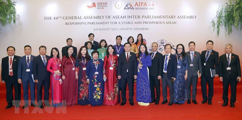 La delegación de Vietnam. La delegación de Vietnam.