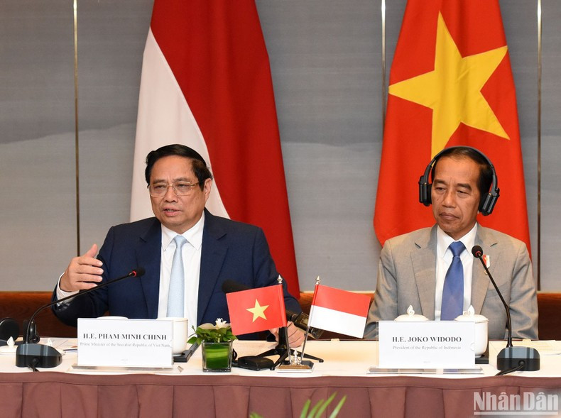 Habla Minh Chinh en el evento.